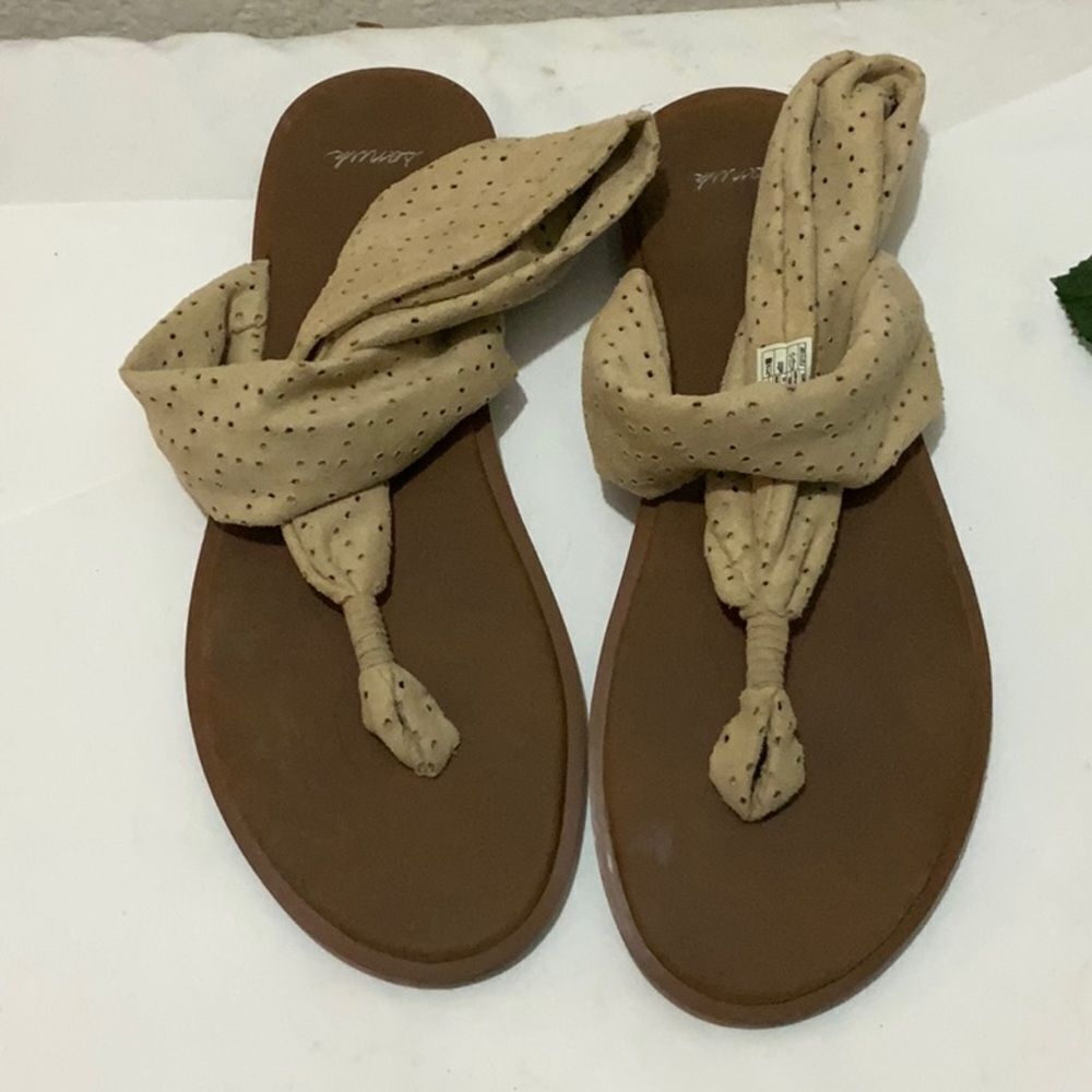 Sanuk Yoga Devine Sandal Dusty cream Women's Size 9